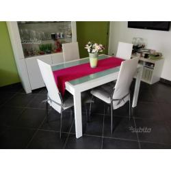 Cucina moderna completa + tavolo e sedie