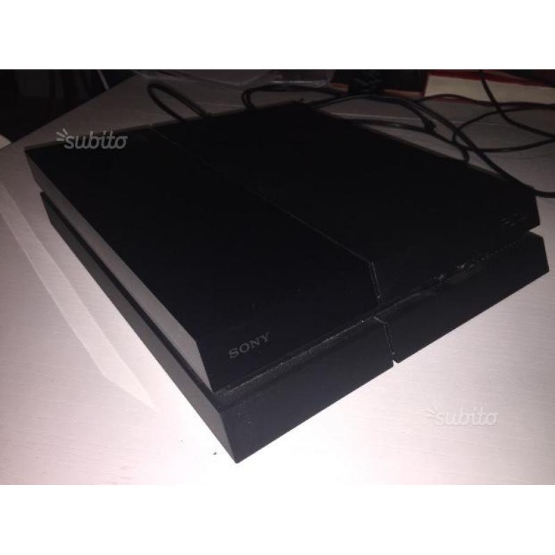 PS4 500 GB + 2 joystick wireless e FIFA 16